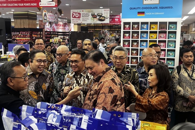 开斋节折扣高达80%,零售商目标交易额达53万亿印尼盾-丰年国际物流 开斋节折扣高达80%,零售商目标交易额达53万亿印尼盾-丰年国际物流