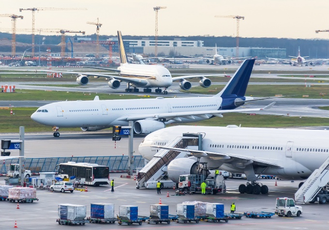 在选择国际快递或空运时,重货的临界重量是多少公斤?-广东丰年国际物流 在选择国际快递或空运时,重货的临界重量是多少公斤?-广东丰年国际物流